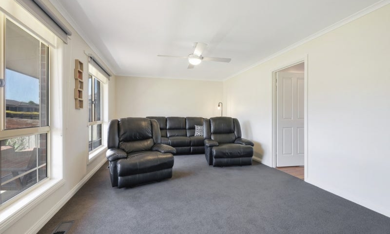 16 Rongoa Drive, WARRNAMBOOL, VIC 3280 AUS